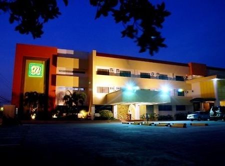 Grand Regal Hotel Bacolod Bagian luar foto
