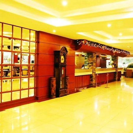 Grand Regal Hotel Bacolod Bagian luar foto