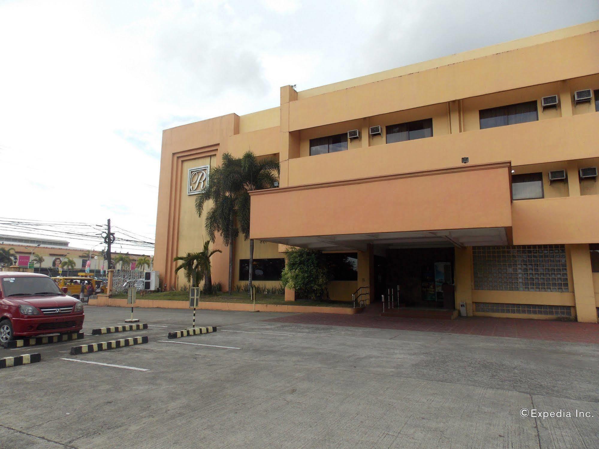 Grand Regal Hotel Bacolod Bagian luar foto
