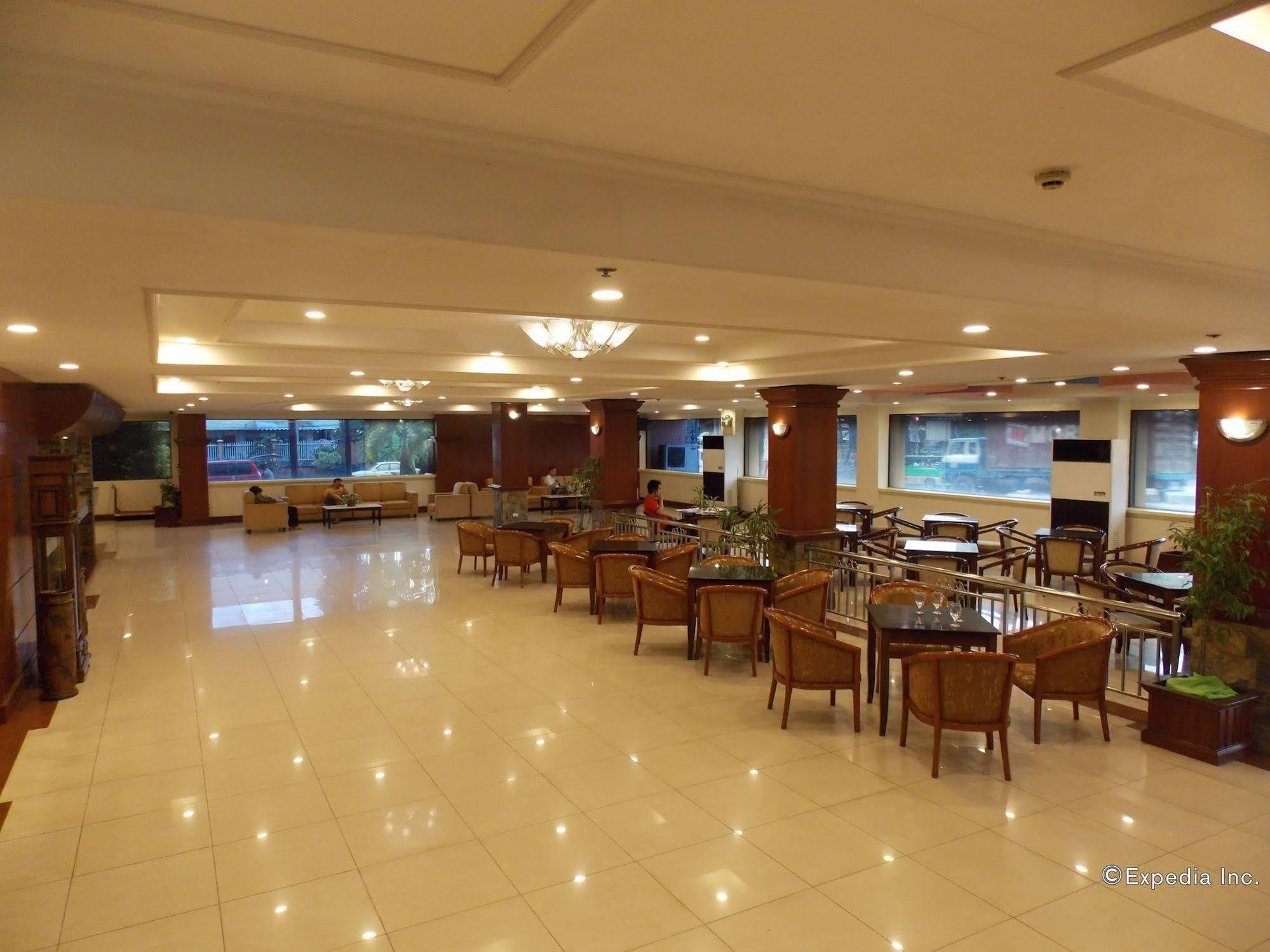 Grand Regal Hotel Bacolod Bagian luar foto