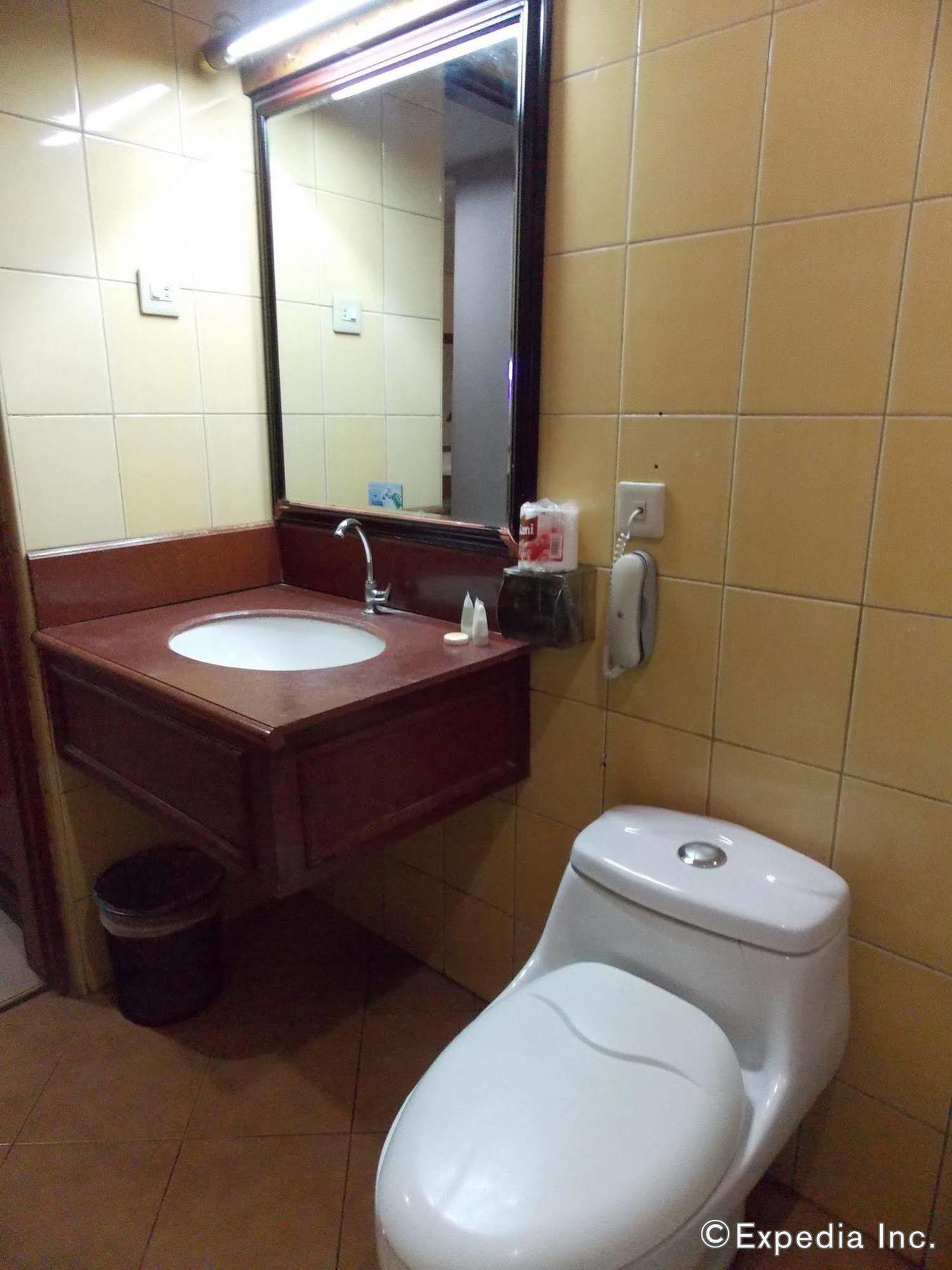 Grand Regal Hotel Bacolod Bagian luar foto