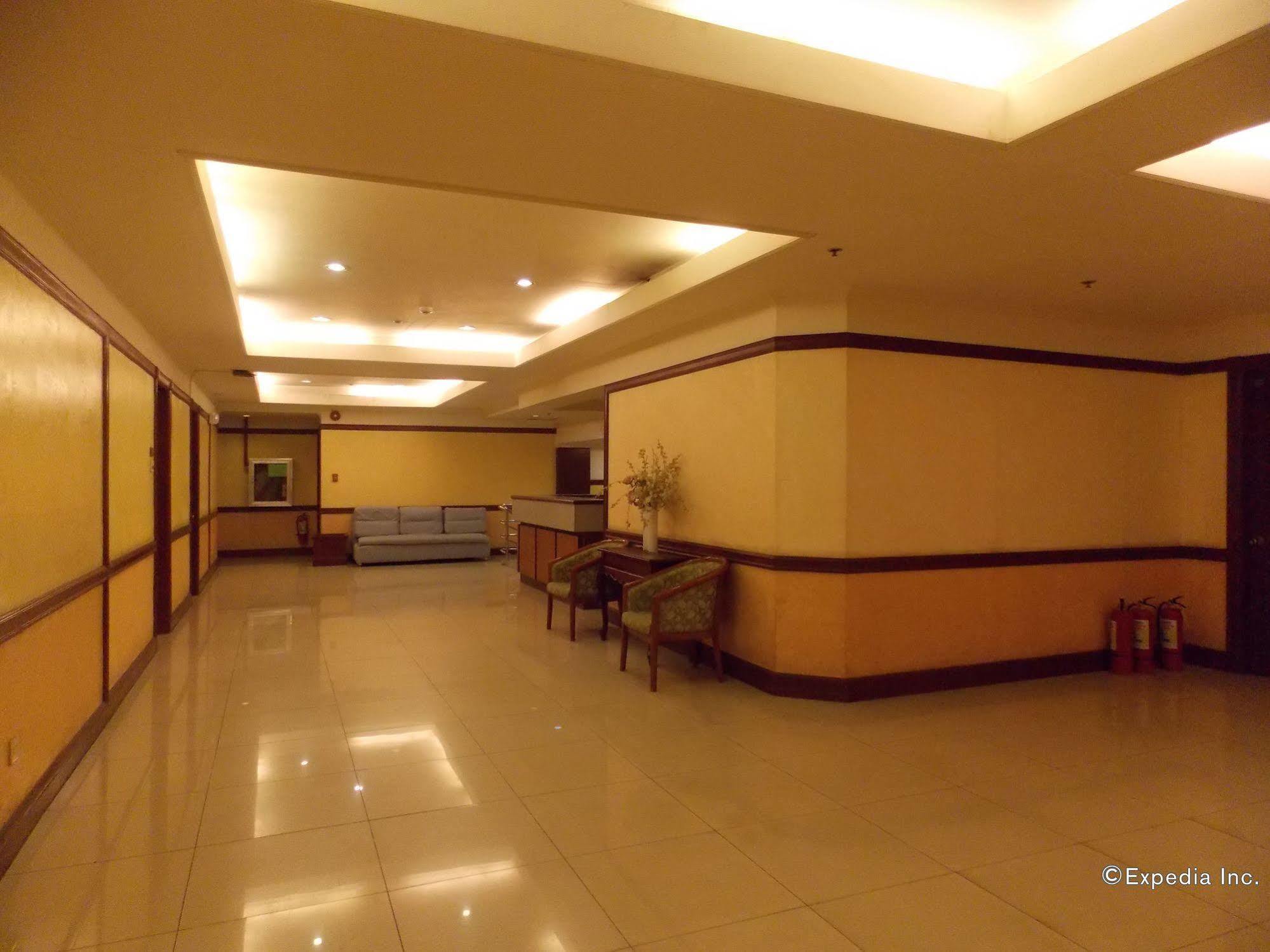 Grand Regal Hotel Bacolod Bagian luar foto