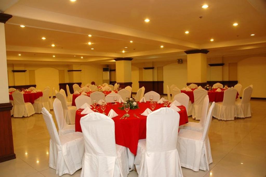 Grand Regal Hotel Bacolod Bagian luar foto